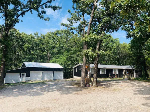 797 Highway B, Bolivar, MO 65613