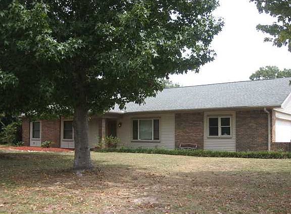 2nd image of 118 Lake Lorraine Cir