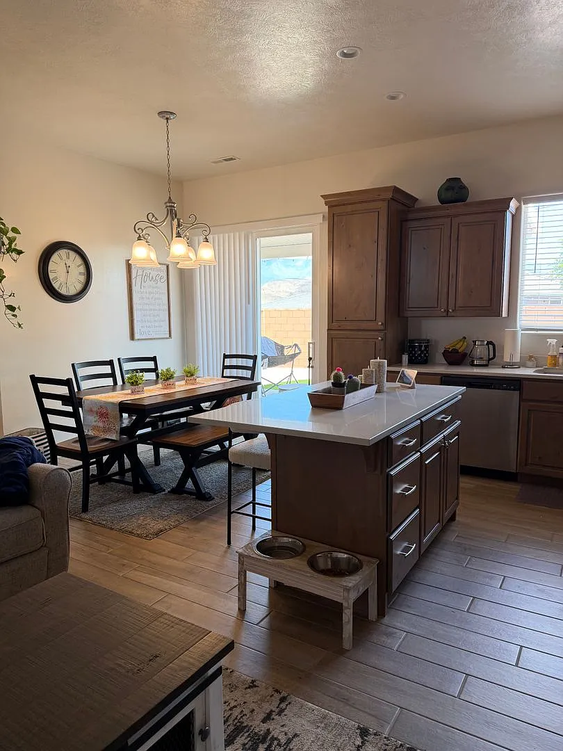 Townhome In Hurricane — Photo 1