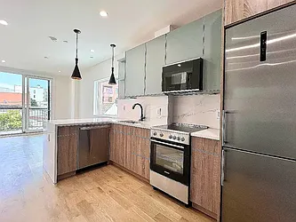 27-10 Crescent Street, #4B