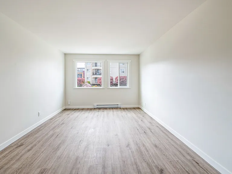 9250 Edwards Rd #5 — Photo 6