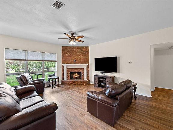 4th image of 1600 Timber Brook Dr