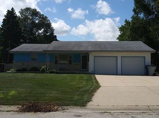 6015 N 113th St, Milwaukee, WI 53225