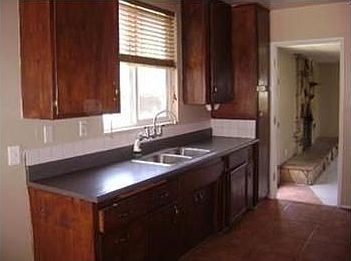 4th image of 1011 Amador St