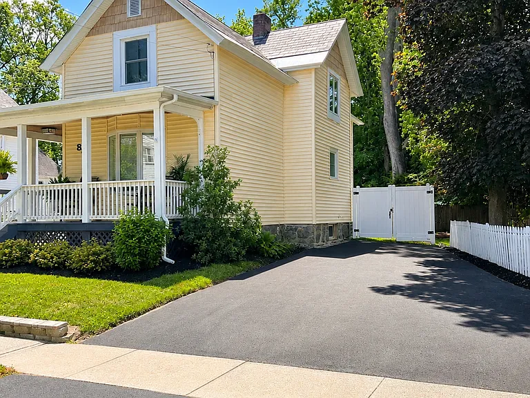 88 Crandall St — Photo 2