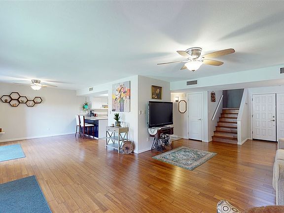 3rd image of 800 E Country Club Dr Unit 20