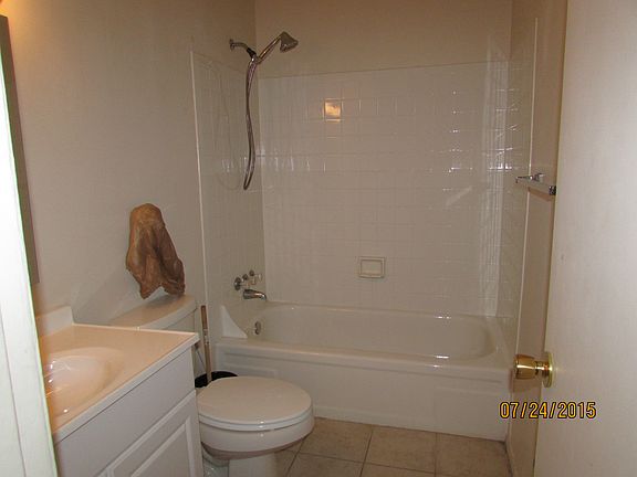 3rd image of 4634 Greenwood Dr