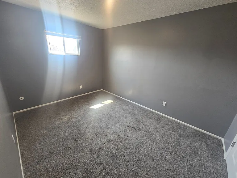 984 E Saxony Dr — Photo 29