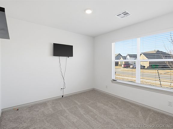 5th image of 7220 E 154th Pl S