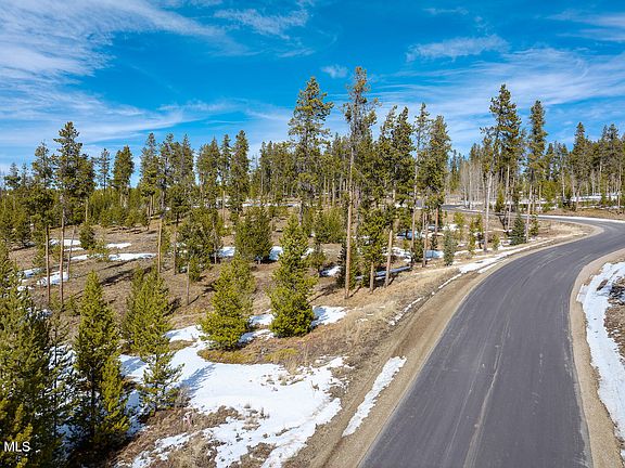 3rd image of 1346 Golf Course Circle