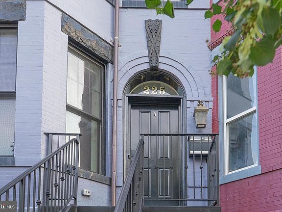 2nd image of 225 R St NW