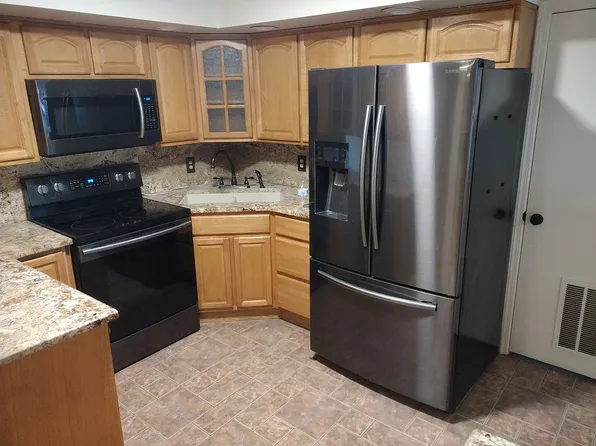 140 Paddock Dr, Versailles, KY 40383