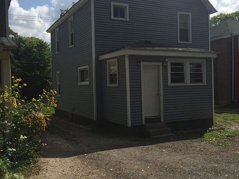204 Shepard St — Photo 9