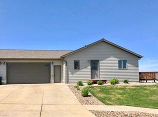 1470 24th St W, Dickinson, ND 58601
