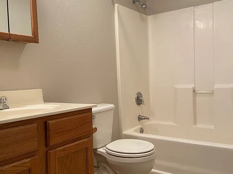 502 Twin Oaks — Photo 24