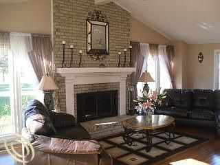 4th image of 9899 Hillcrest Dr