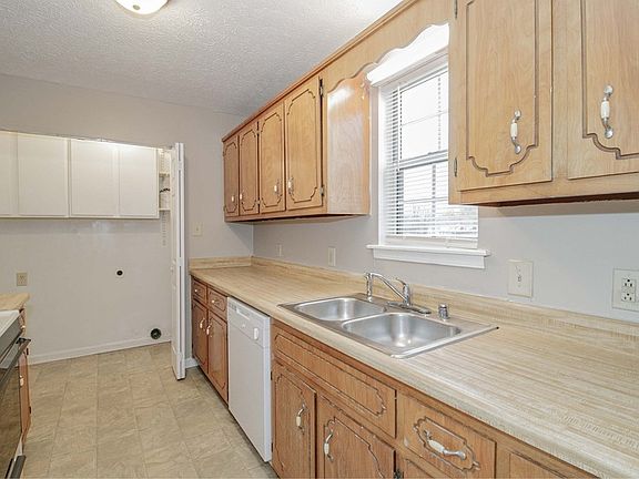 5th image of 330 Hugh Hunter Rd