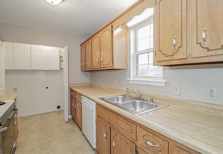 330 Hugh Hunter Rd — Photo 5