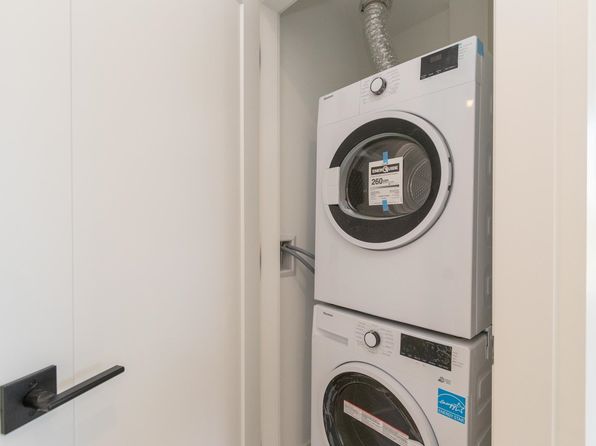 2 bedroom rental in Vancouver — photo 16