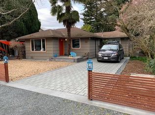 512 N 166th St, Shoreline, WA 98133