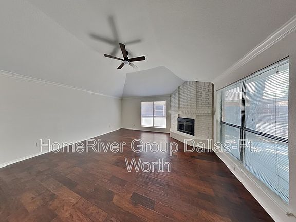 4th image of 1300 Blum Ct