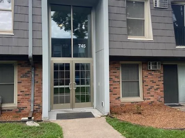 745 11th Ave S APT 2, Hopkins, MN 55343