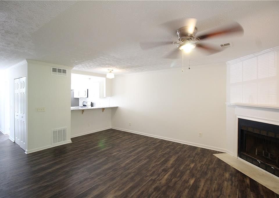 1st image of 4031 Bayside Cir