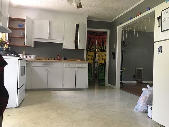 3rd image of 225 Chestnut Dr #Dr