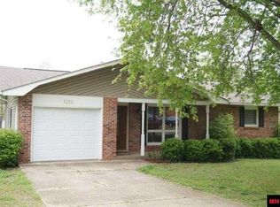 1212 Hallmark Cir, Mountain Home, AR 72653