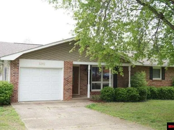 1212 Hallmark Cir, Mountain Home, AR 72653