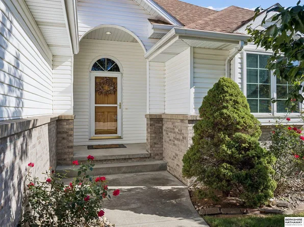 12407 S 217th St, Gretna, NE 68028