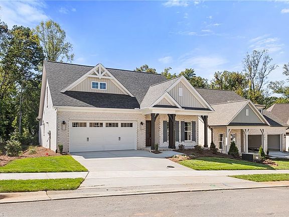 4th image of 2798 Monarch Way