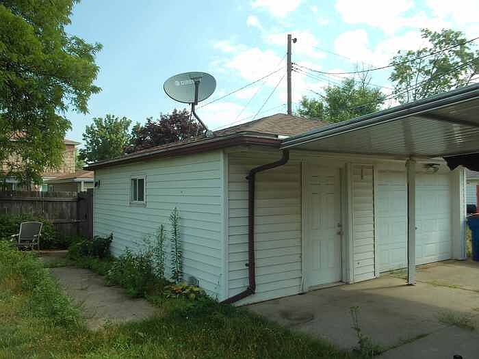 2nd image of 13611 Racine Ct