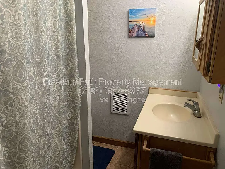 298 Woods Rd — Photo 10