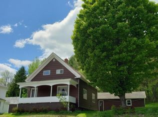 90 Grove St, Dexter, ME 04930