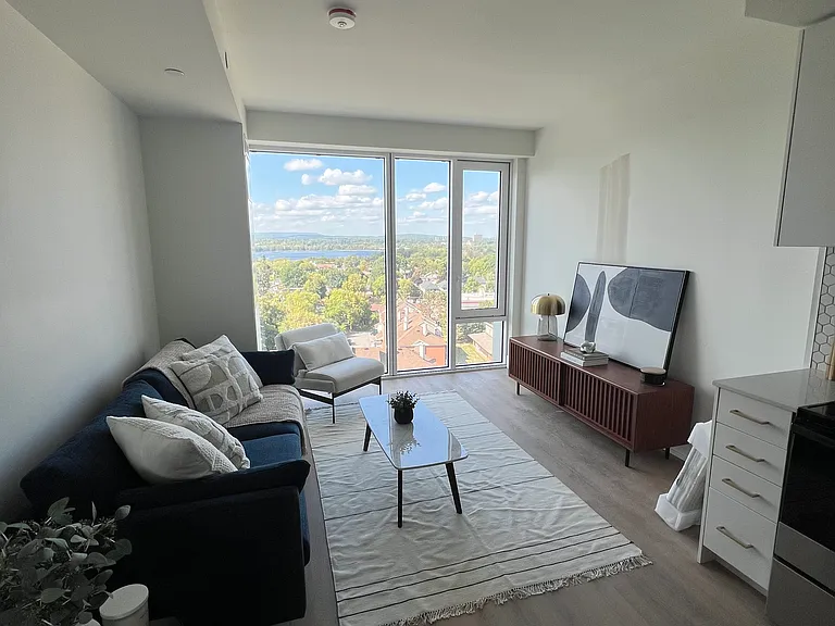 2070 Scott St — Photo 34