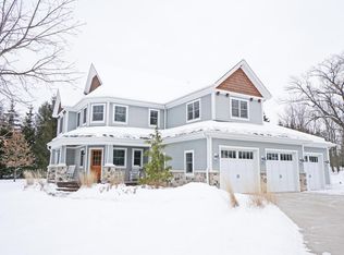 S88W32605 Prairie Ln, Mukwonago, WI 53149