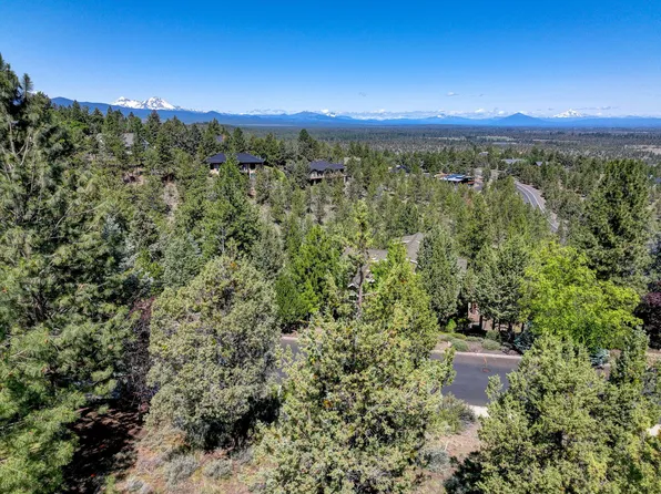 3333 NW Panorama Dr, Bend, OR 97703