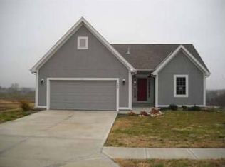 486 S 138th St, Bonner Springs, KS 66012