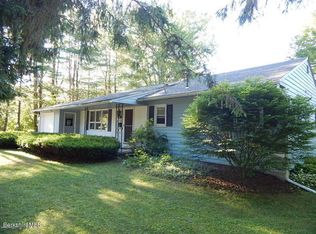 137 Elaine Dr, Pittsfield, MA 01201