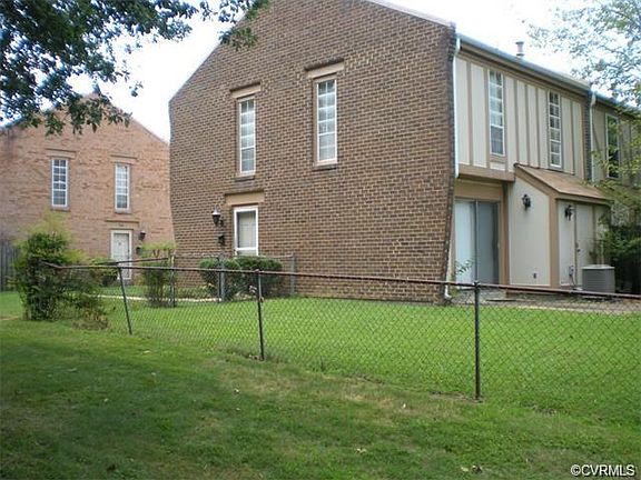 4th image of 743 Pleasant St #743