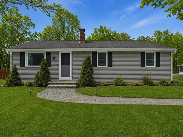 2 Hemenway Rd, Framingham, MA 01701