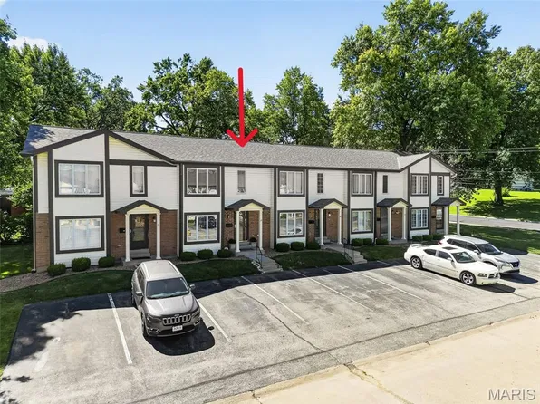 12 New Hope Ct, Florissant, MO 63033