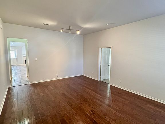 5th image of 5113 Rain Forest Dr