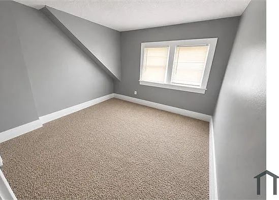 4958 Maplewood St — Photo 9