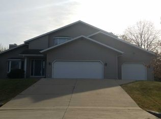 W8807 Niblick Rd, Beaver Dam, WI 53916