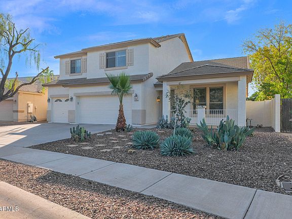3rd image of 10441 W WINDSOR Avenue