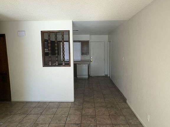 3rd image of 2724-2728 S Sallee St