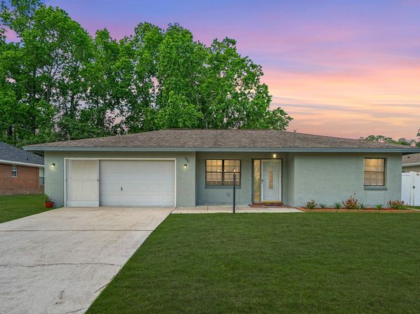 90 Wellshire Ln, Palm Coast, FL 32164