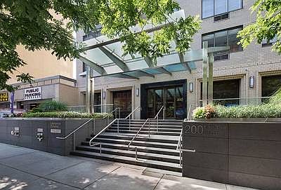 5th image of 200 E 33rd St APT 17E